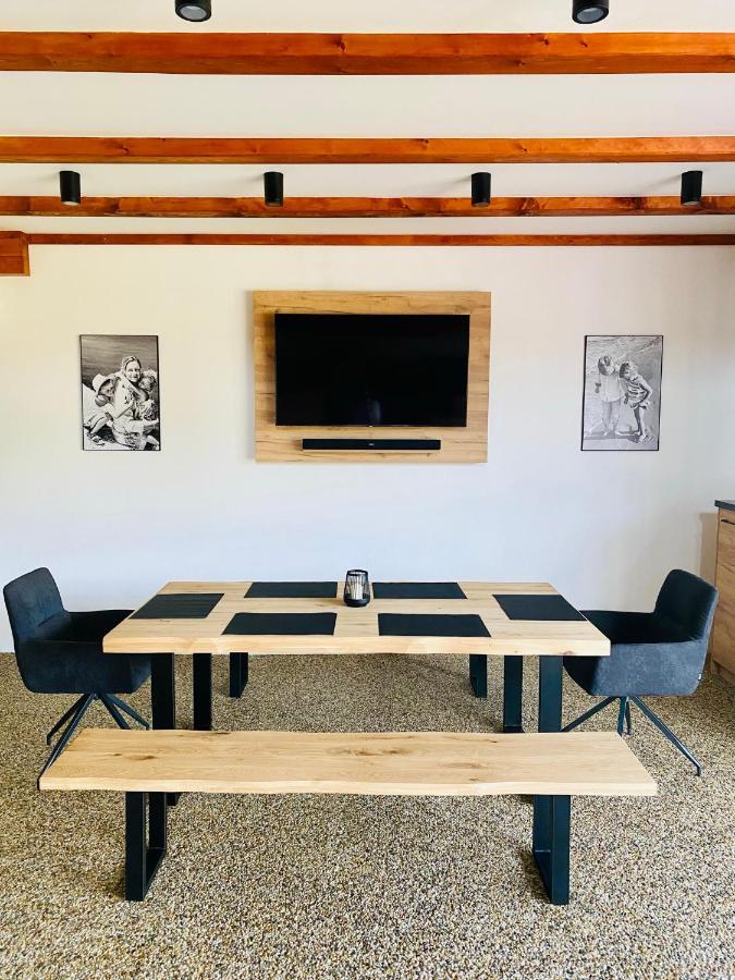Apartman Dvorce Stráž nad Nežárkou Exterior foto